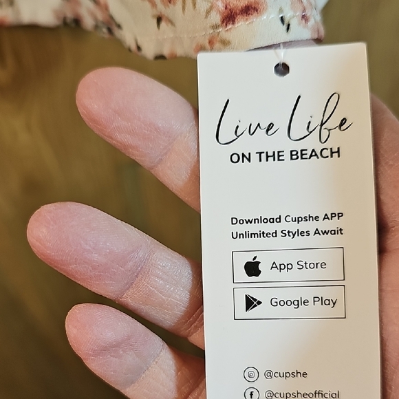 Cupshe Floral Lace Trim Camisole in Cream and Pink - Picture 2 of 8